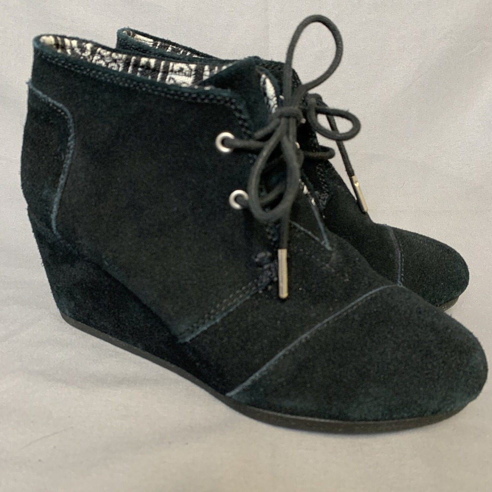 Toms Boots Women's Size6.5W Wedge Ankle Black Suede Lace Up‎ Bootie Shoes